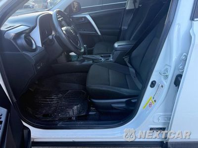 Zdjęcie 11 z 13 samochodu: 2018 TOYOTA RAV4 LE VIN:JTMZFREV2JJ724525 - miniatura