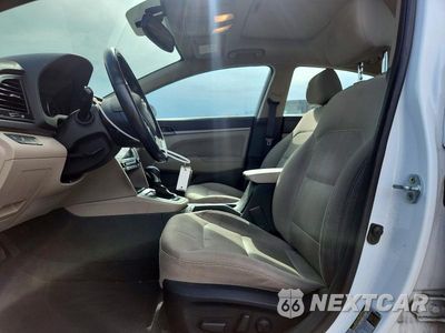 Zdjęcie 7 z 12 samochodu: 2017 HYUNDAI ELANTRA VALUE EDITION VIN:5NPD84LF5HH119548 - miniatura