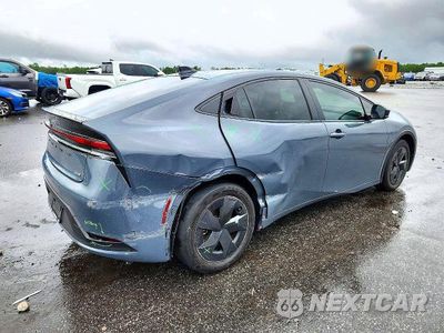 Trzecie zdjęcie samochodu z tyłu: 2026 TOYOTA PRIUS LE VIN:JTDACAAU4T3077718 - miniatura