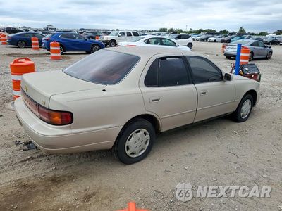 Trzecie zdjęcie samochodu z tyłu: 1992 TOYOTA CAMRY LE VIN:4T1SK12E2NU117611 - miniatura
