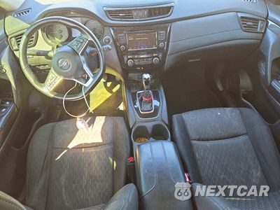 Zdjęcie 8 z 13 samochodu: 2019 NISSAN ROGUE SV VIN:JN8AT2MV8KW381257 - miniatura