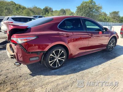 Trzecie zdjęcie samochodu z tyłu: 2018 TOYOTA CAMRY SE VIN:4T1B11HKXJU564309 - miniatura