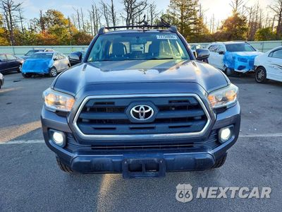 Piąte zdjęcie samochodu w środku: 2017 TOYOTA TACOMA SR5 V6 VIN:5TFCZ5AN9HX055222 - miniatura