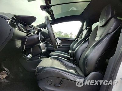 Zdjęcie 7 z 13 samochodu: 2017 TESLA MODEL X VIN:5YJXCAE2XHF051041 - miniatura