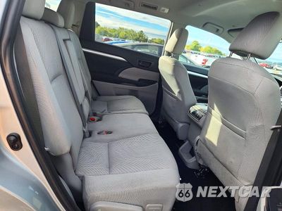 Zdjęcie 11 z 13 samochodu: 2019 TOYOTA HIGHLANDER LE VIN:5TDBZRFH2KS974529 - miniatura