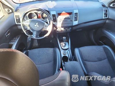 Zdjęcie 8 z 13 samochodu: 2009 MITSUBISHI OUTLANDER SE VIN:JA4MT31W29Z002994 - miniatura