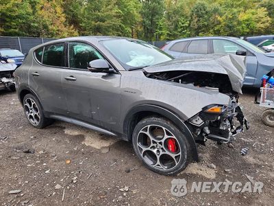Czwarte zdjęcie samochodu z boku: 2024 ALFA ROMEO TONALE VELOCE VIN:ZASPATDW2R3045727 - miniatura