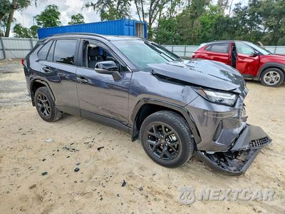 Czwarte zdjęcie samochodu z boku: 2024 TOYOTA RAV4 XLE VIN:2T3W1RFV1RC258763 - miniatura