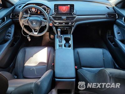 Zdjęcie 8 z 12 samochodu: 2020 HONDA ACCORD LX VIN:1HGCV1F12LA121374 - miniatura
