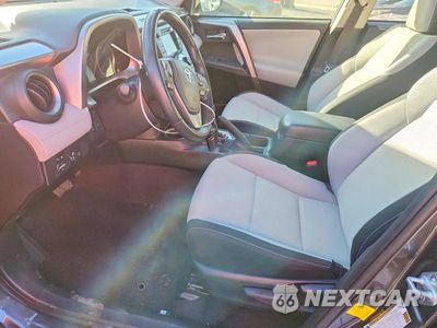 Zdjęcie 7 z 13 samochodu: 2018 TOYOTA RAV4 XLE VIN:JTMRFREV8JJ241315 - miniatura