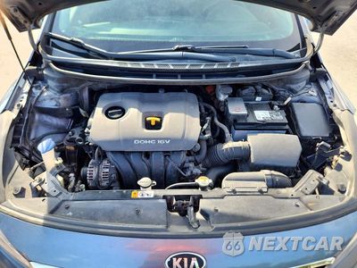 Zdjęcie 11 z 12 samochodu: 2018 KIA FORTE S VIN:3KPFL4A76JE200409 - miniatura