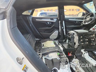 Zdjęcie 11 z 14 samochodu: 2020 LAMBORGHINI URUS VIN:ZPBUA1ZL2LLA07514 - miniatura