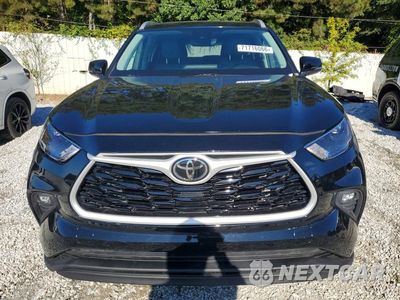 Piąte zdjęcie samochodu w środku: 2023 TOYOTA HIGHLANDER XLE VIN:5TDKDRBH1PS014680 - miniatura