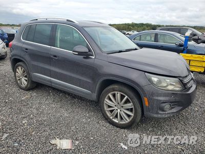 Czwarte zdjęcie samochodu z boku: 2016 VOLKSWAGEN TIGUAN S VIN:WVGBV7AX7GW527518 - miniatura