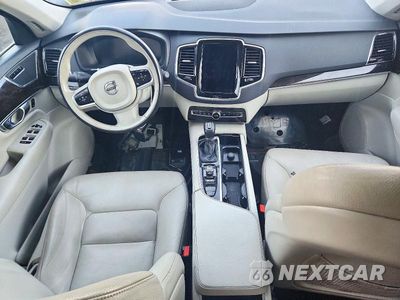 Zdjęcie 8 z 14 samochodu: 2017 VOLVO XC90 T6 VIN:YV4A22PK1H1155824 - miniatura