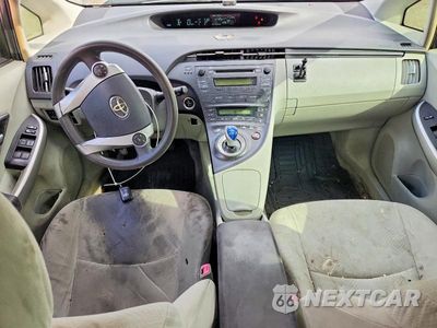Zdjęcie 8 z 13 samochodu: 2010 TOYOTA PRIUS II VIN:JTDKN3DU3A5116872 - miniatura