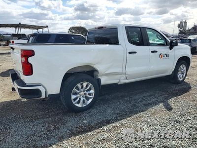 Trzecie zdjęcie samochodu z tyłu: 2024 CHEVROLET SILVERADO C1500 CUSTOM VIN:1GCRABEK8RZ286845 - miniatura
