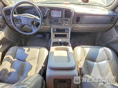 Zdjęcie 8 z 14 samochodu: 2004 CHEVROLET TAHOE C1500 VIN:1GNEC13T74R273910 - miniatura