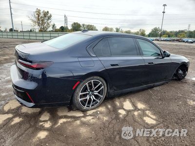 Trzecie zdjęcie samochodu z tyłu: 2023 BMW 760 XI VIN:WBA33EJ05PCM26921 - miniatura