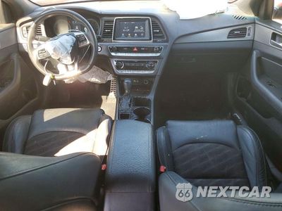 Zdjęcie 8 z 12 samochodu: 2018 HYUNDAI SONATA SPORT VIN:5NPE34AF8JH601975 - miniatura