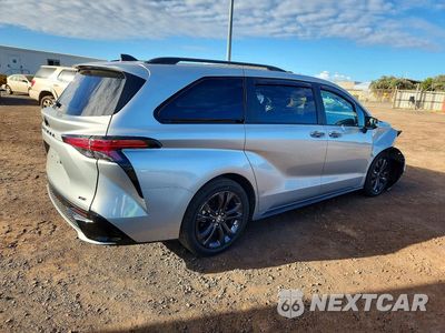Trzecie zdjęcie samochodu z tyłu: 2025 TOYOTA SIENNA XSE VIN:5TDCRKEC5SS289703 - miniatura