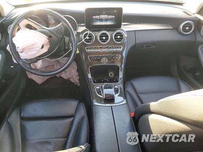 Zdjęcie 8 z 12 samochodu: 2016 MERCEDES-BENZ C 300 4MATIC VIN:55SWF4KBXGU158970 - miniatura