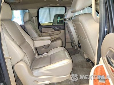 Zdjęcie 11 z 14 samochodu: 2013 CHEVROLET SUBURBAN K1500 LTZ VIN:1GNSKKE76DR294582 - miniatura