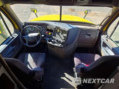 Zdjęcie 8 z 14 samochodu: 2017 FREIGHTLINER CASCADIA 125 VIN:3AKJGLDR9HSJJ2104 - miniatura