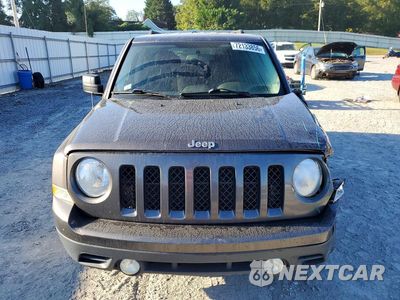 Piąte zdjęcie samochodu w środku: 2015 JEEP PATRIOT SPORT VIN:1C4NJPBB1FD146063 - miniatura