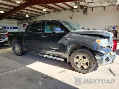Czwarte zdjęcie samochodu z boku: 2011 TOYOTA TUNDRA CREWMAX SR5 VIN:5TFDY5F1XBX194277 - miniatura