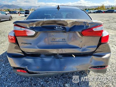 Zdjęcie 6 z 13 samochodu: 2014 KIA FORTE LX VIN:KNAFK4A69E5055763 - miniatura