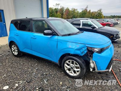 Czwarte zdjęcie samochodu z boku: 2023 KIA SOUL S VIN:KNDJ23AU7P7203860 - miniatura