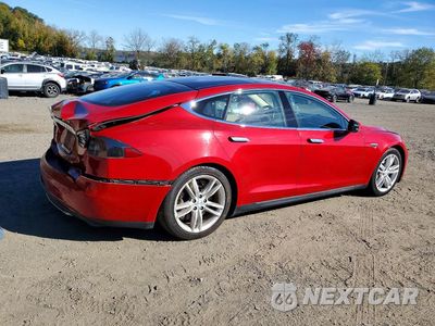 Trzecie zdjęcie samochodu z tyłu: 2013 TESLA MODEL S VIN:5YJSA1CN5DFP15673 - miniatura