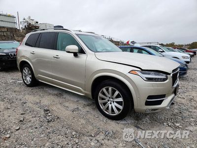 Czwarte zdjęcie samochodu z boku: 2016 VOLVO XC90 T6 VIN:YV4A22PKXG1020176 - miniatura