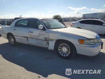 Czwarte zdjęcie samochodu z boku: 2000 LINCOLN TOWN CAR SIGNATURE VIN:1LNHM82W9YY852895 - miniatura