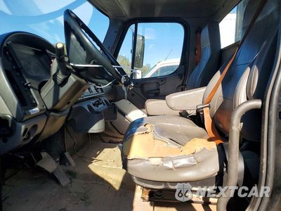 Zdjęcie 7 z 13 samochodu: 2019 FREIGHTLINER M2 106 MEDIUM DUTY VIN:1FVACWFD6KHKG1663 - miniatura