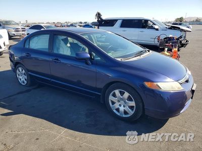 Czwarte zdjęcie samochodu z boku: 2008 HONDA CIVIC LX VIN:1HGFA165X8L061206 - miniatura
