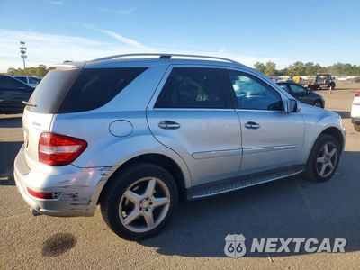 Trzecie zdjęcie samochodu z tyłu: 2010 MERCEDES-BENZ ML 550 4MATIC VIN:4JGBB7CB0AA546104 - miniatura