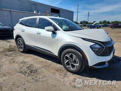 Czwarte zdjęcie samochodu z boku: 2023 KIA SPORTAGE LX VIN:KNDPUCAF7P7095620 - miniatura