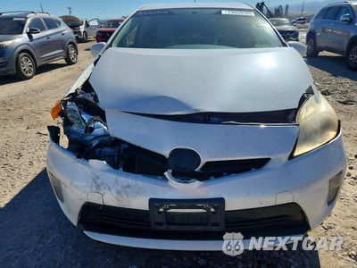 Piąte zdjęcie samochodu w środku: 2013 TOYOTA PRIUS THREE VIN:JTDKN3DU9D5674746 - miniatura