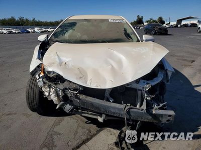 Piąte zdjęcie samochodu w środku: 2018 TOYOTA COROLLA LE VIN:5YFBURHE8JP811425 - miniatura