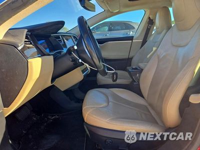 Zdjęcie 7 z 12 samochodu: 2015 TESLA MODEL S 70 VIN:5YJSA1E14FF104174 - miniatura