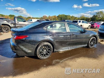 Trzecie zdjęcie samochodu z tyłu: 2026 TOYOTA CAMRY XSE VIN:4T1DBADK7TU559616 - miniatura