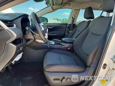 Zdjęcie 7 z 13 samochodu: 2025 TOYOTA RAV4 XLE VIN:2T3W1RFV6SW385691 - miniatura