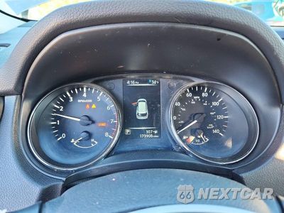 Zdjęcie 9 z 14 samochodu: 2017 NISSAN ROGUE S VIN:5N1AT2MM4HC795094 - miniatura