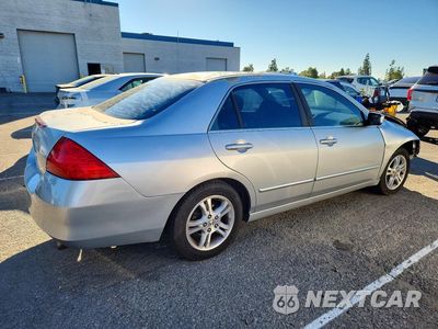 Trzecie zdjęcie samochodu z tyłu: 2006 HONDA ACCORD EX VIN:1HGCM56796A078137 - miniatura