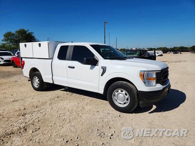 Czwarte zdjęcie samochodu z boku: 2021 FORD F150 SUPER CAB VIN:1FTEX1C81MKE94484 - miniatura