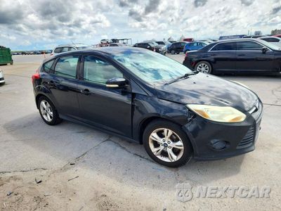 Czwarte zdjęcie samochodu z boku: 2014 FORD FOCUS SE VIN:1FADP3K25EL117436 - miniatura