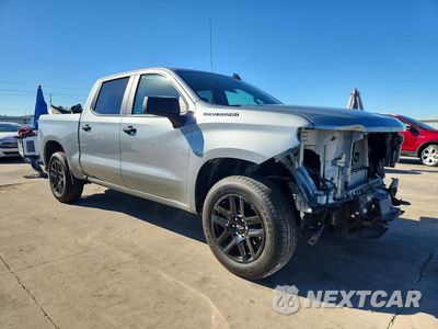 Czwarte zdjęcie samochodu z boku: 2025 CHEVROLET SILVERADO C1500 CUSTOM VIN:1GCPABEK1SZ115786 - miniatura