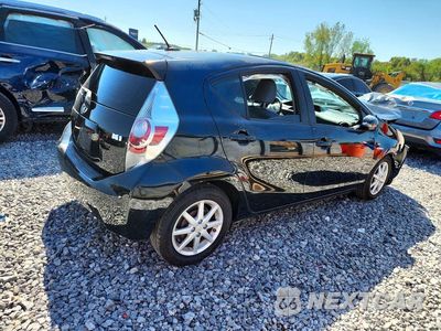 Trzecie zdjęcie samochodu z tyłu: 2012 TOYOTA PRIUS C FOUR VIN:JTDKDTB31C1030239 - miniatura